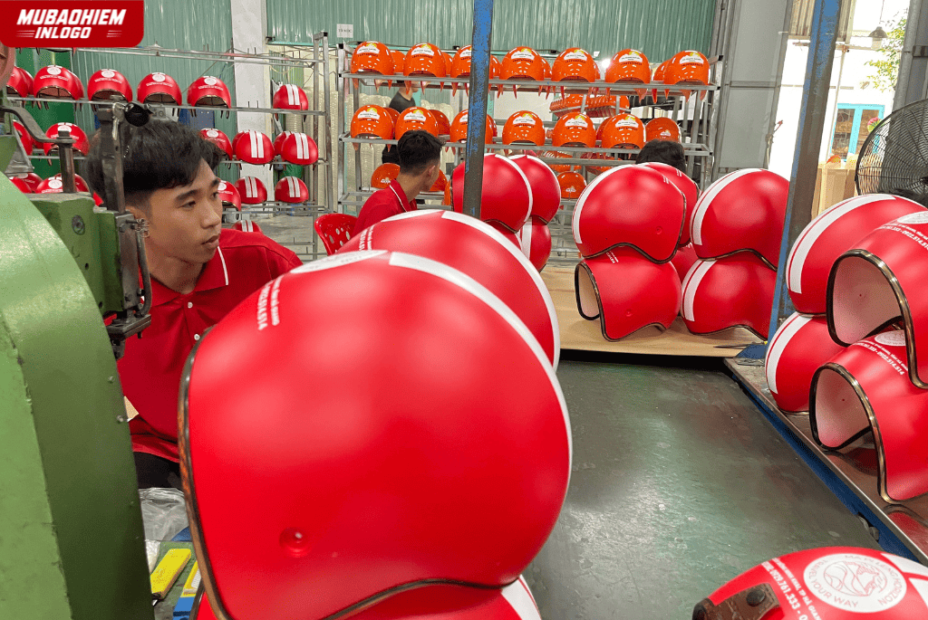 Kiểu mũ bảo hiểm in logo du lịch 3/4 bảo vệ ôm đầu