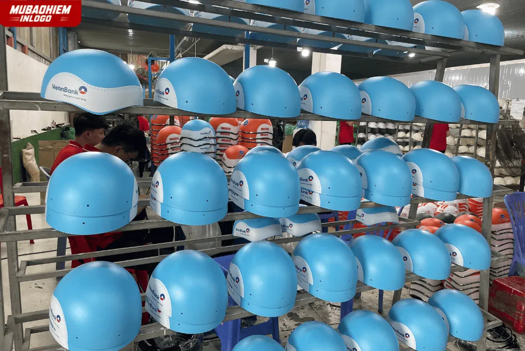 Mũ bảo hiểm in logo ngành ngân hàng quà tặng tăng nhận diện