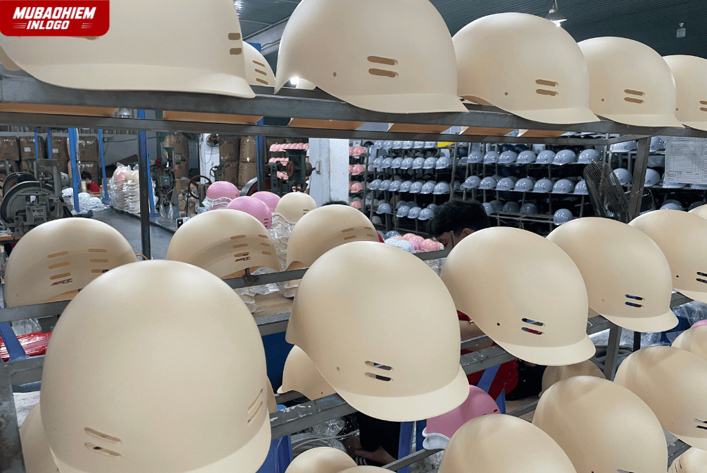 Thiết kế mũ bảo hiểm in logo ngành trang sức hiện đại