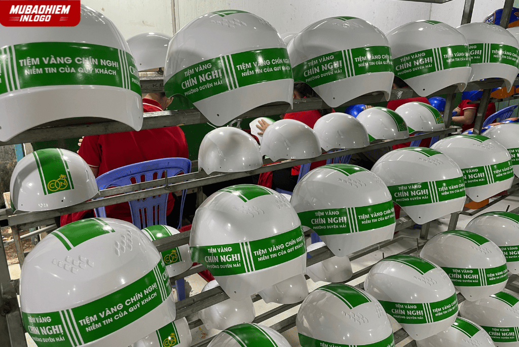 Mũ bảo hiểm in logo ngành trang sức cho tiệm vàng Chín Nghị