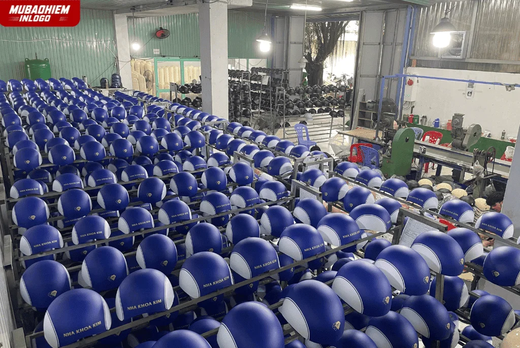 Nón Nha khoa Kim kết hợp xanh navy - trắng và vàng gold