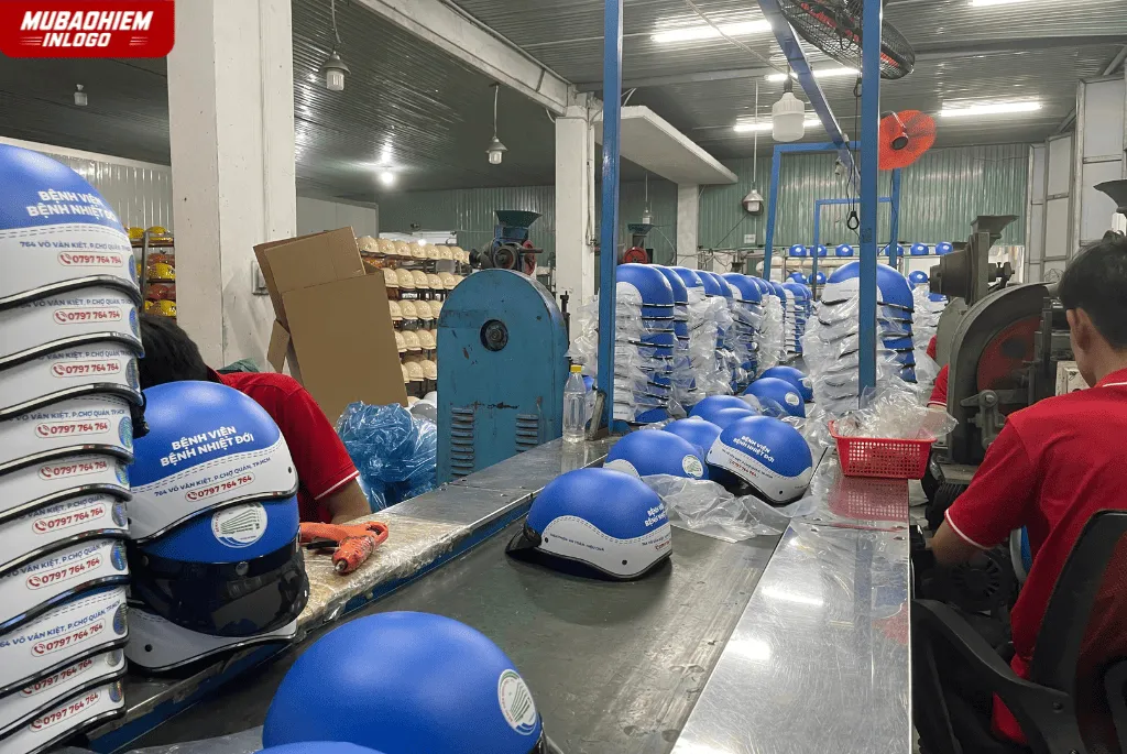 Các thông tin có trên mũ bảo hiểm in logo bệnh viện