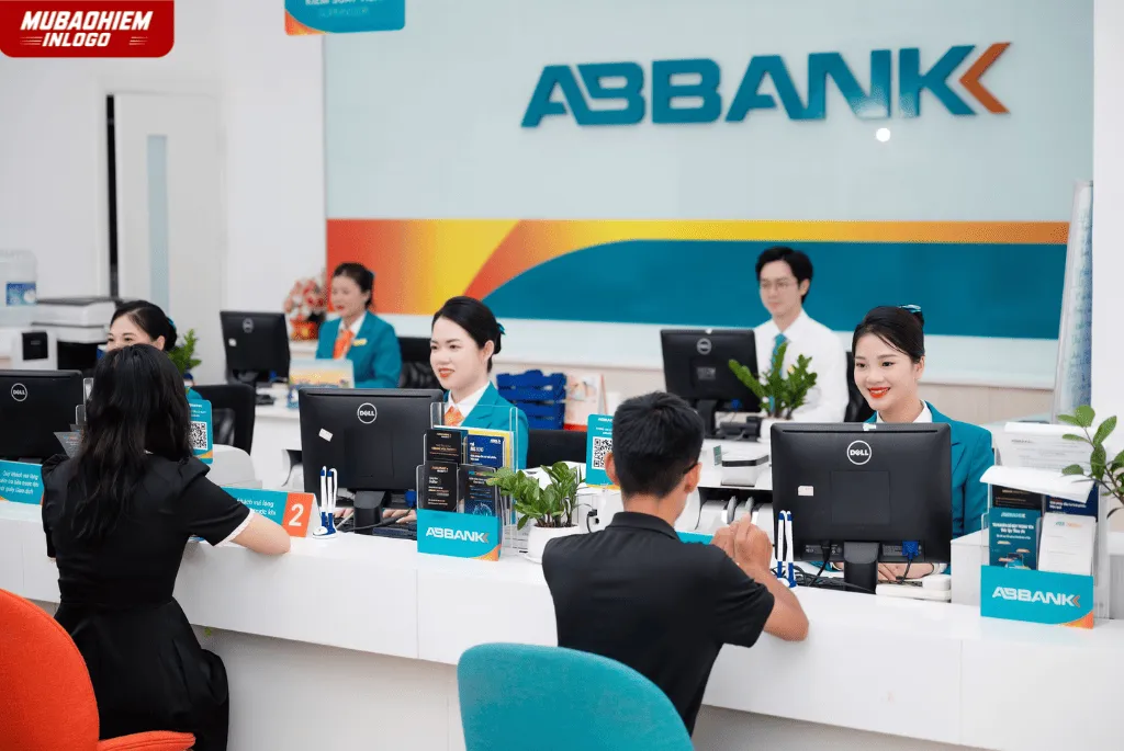 Gọi hotline ABBank khi gặp các vấn đề liên quan đến giao dịch, tài khoản