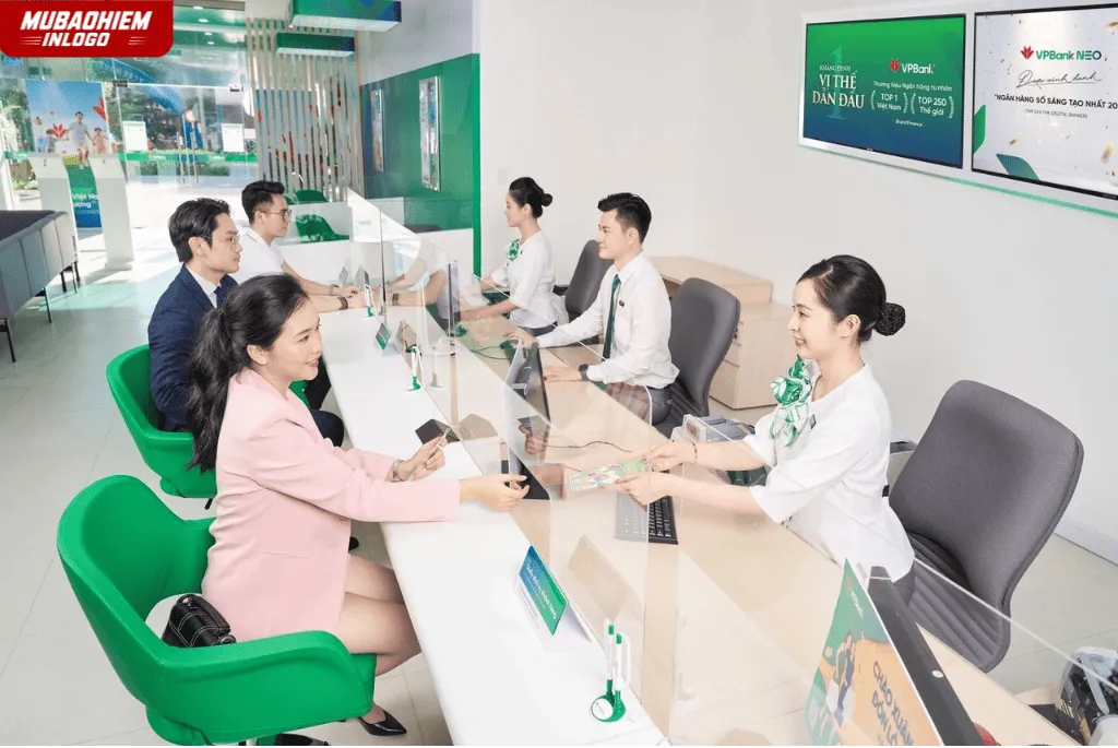 Nhiều dịch vụ được hỗ trợ thuận tiện qua số hotline VPBank